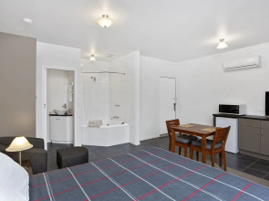 A1 Motels Port Fairy Motel and Apartments