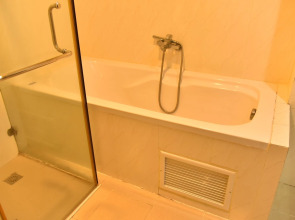 Boss Suites Nana Hotel