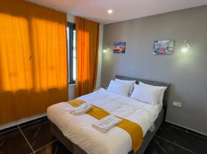 Happy Dreams Apart Hotel