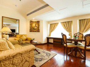 Hotel The Royal Plaza