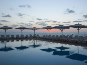 Island Luxurious Suites Hotel