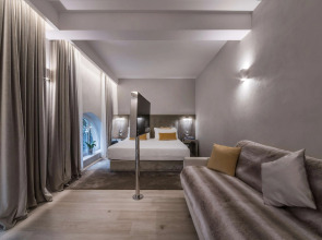 Terrace Pantheon Relais