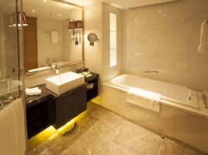 Lee Garden Service Apartment