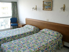 Отель Amic Miraflores