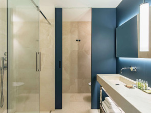 Отель Hilton Lake Como