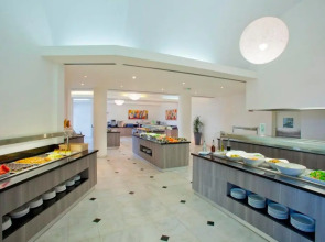 The Golden Coast Beach Hotel