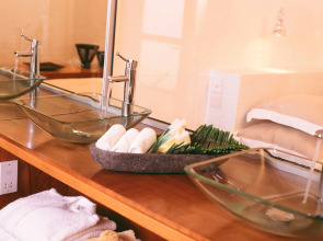 Napa Mermaid Hotel & Suites