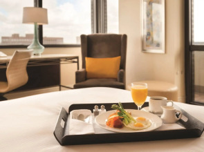 Hilton Miami Airport Blue Lagoon