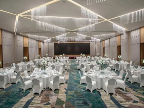 Holiday Inn Wuxi Central Station by IHG