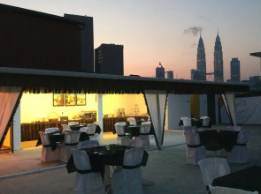 Hotel O Crossroads Hotel