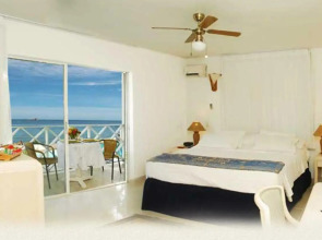 Cocoplum Beach Hotel