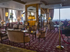 Seasons Hotel - Resort on The Beach