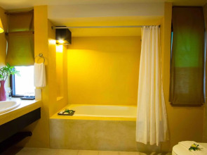 Palm Galleria Resort