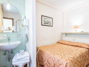 Hotel Ambassador Tre Rose