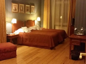 Отель The Benjamin House