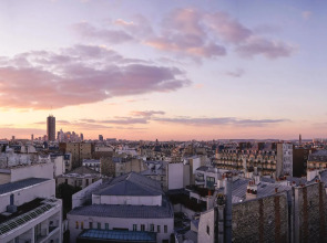 Renaissance Paris Arc de Triomphe Hotel