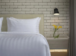 Shama Yen-Akat Bangkok