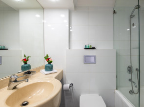 Leonardo Gordon Beach