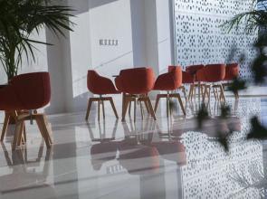 King Evelthon Beach Hotel & Resort