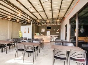 Super OYO 495 The Pocket Hotel