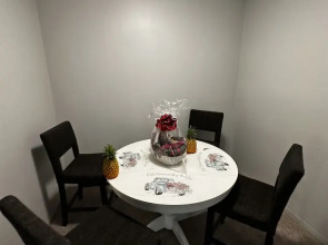 2 BR con patio por el centro comercial