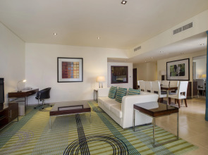 Hilton Dubai The Walk