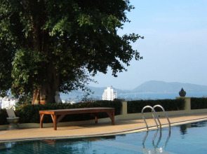 Prince Edouard Apartment & Resort