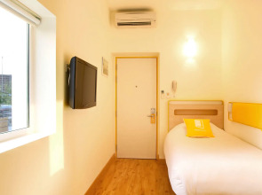 Bloomrooms @ Link Road