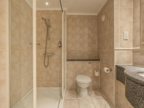 Holiday Inn London Brentford Lock by IHG