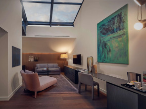 Отель Hilton Lake Como