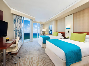 Trump International Beach Resort