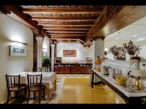 Hotel Murillo Reinoso