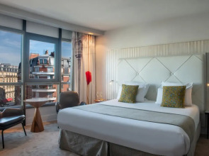 Le Parisis Paris Tour Eiffel