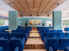 Ponient Pirámide Salou by PortAventura World