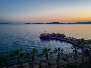 Golden Beach Resort & Spa