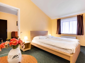 Отель Augustine