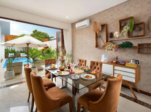 The Luxury Collection, Monaco Blu