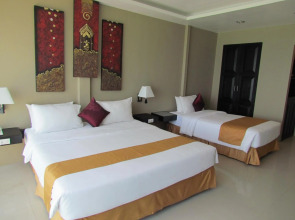 The Front Hotel and Apartment