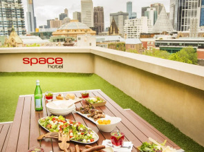 Space Hotel - Hostel