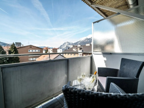 Binders Budget City Mountain Hotel