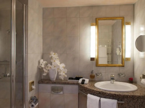 Victor's Residenz - Hotel Schloss Berg