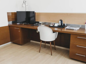 Отель Tres Torres Atiram