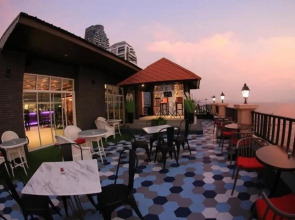 Seaside Jomtien Beach