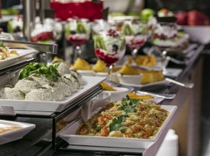 B Business Hotel & Spa