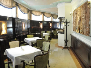 Queen's Astoria Design Hotel