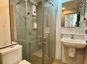 Charm Hostel at Pratumnak