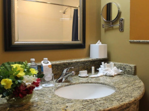 Courtyard By Marriott Cancun Airport