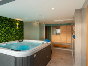 Golden Star City Resort