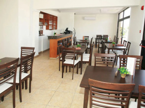 New York Plaza Hotel Apartments