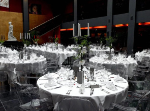 Hotel de Bourgtheroulde, Autograph Collection